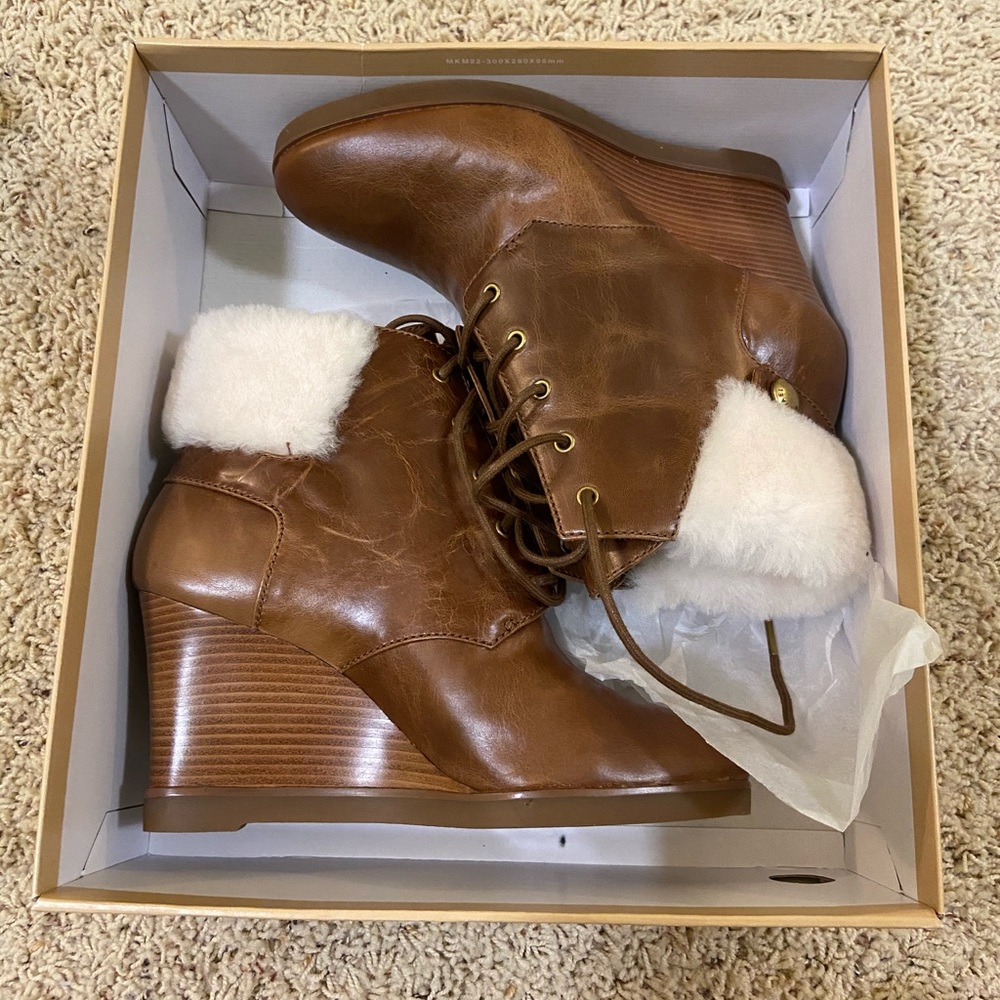 Michael Kors Shoe